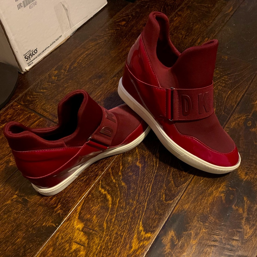 NWOT DKNY shoes